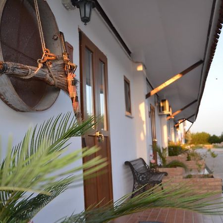 Villa Fontana La Pietra Pisticci Exterior foto