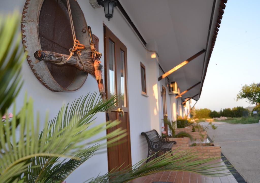 Villa Fontana La Pietra Pisticci Exterior foto